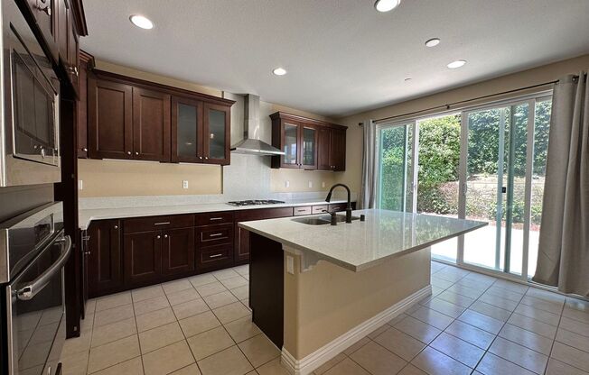 4 BEDROOM HOME FOR LEASING IN Rancho Cucamonga