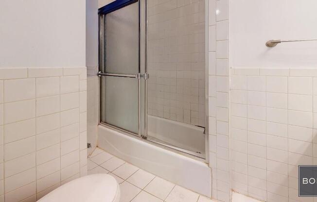 322 E 89 ST