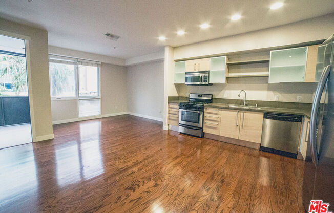 1 bed, 1 bath, 830 sqft, $2,650, Unit 401