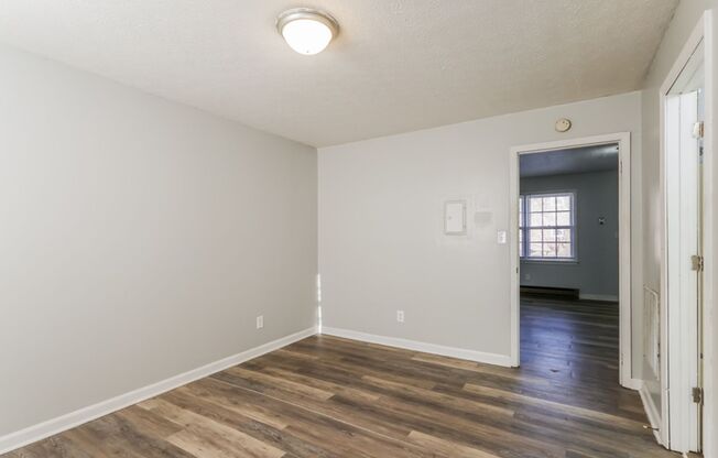 1 bed, 1 bath, 560 sqft, $665, Unit A06