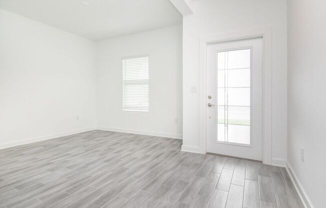 5636 QUIET PALM LOOP