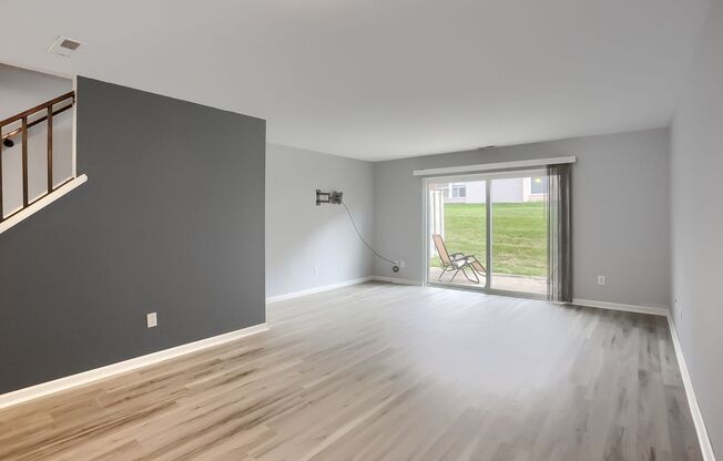 UPDATED 2 BEDROOM CONDO - Heart of Moon Township