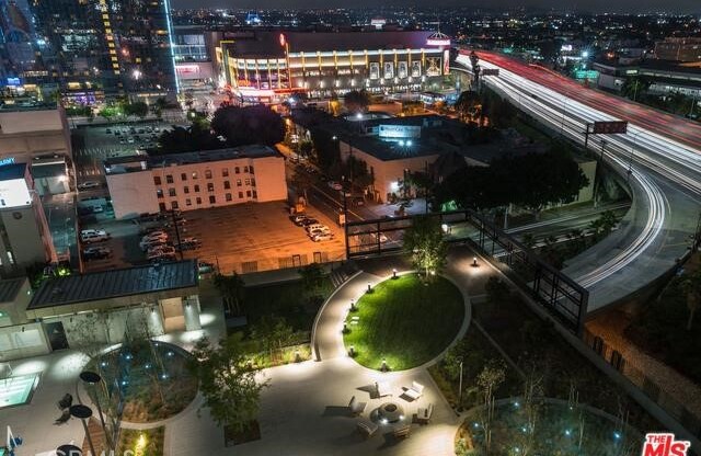 1 bed, 1 bath, 740 sqft, $3,100, Unit 902