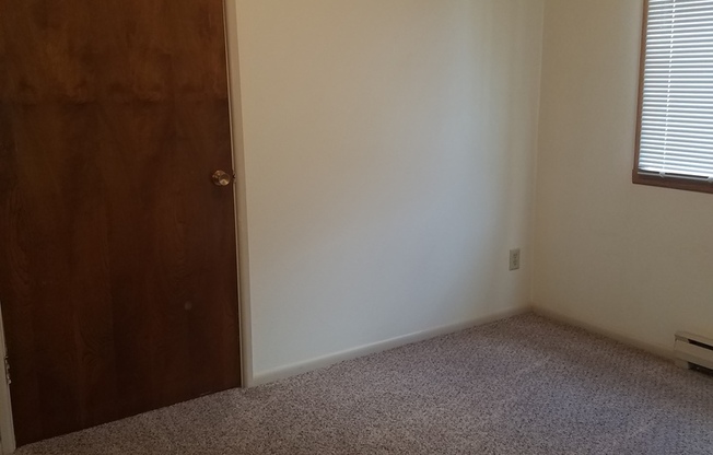 2 beds, 1 bath, 620 sqft, $650, Unit #22