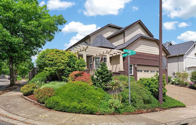 Beautiful 5 BD | 3 BA | in Bethany Terrace Community |Full Bed & Bath On Main Level! Corner Lot!