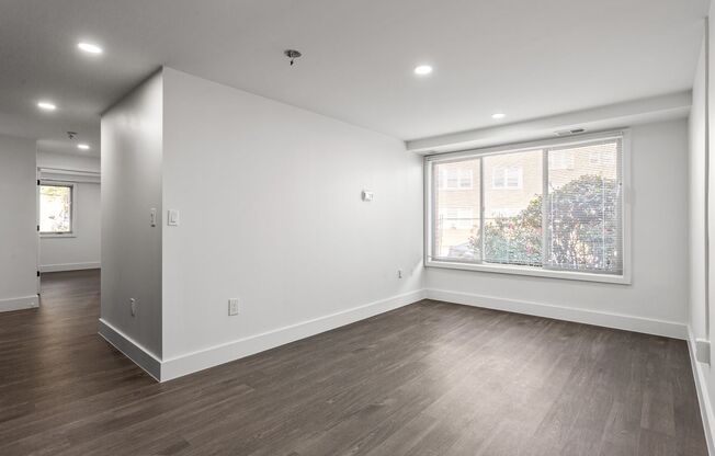 2 beds, 1 bath, 603 sqft, $1,835, Unit 5930-201