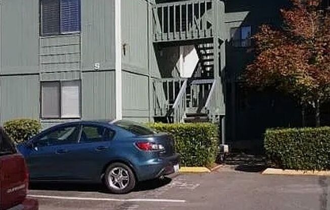 Cozy 1 Bedroom in the By The Green Community.