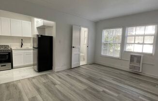 Studio, 1 bath, $1,371, Unit 21