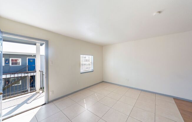 2 beds, 1 bath, $1,025, Unit 23