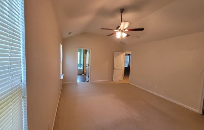 4 beds, 2.5 baths, $2,800