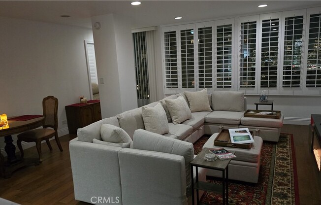 1 bed, 2 baths, 888 sqft, $4,995, Unit 2204