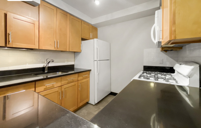 2 beds, 2 baths, $2,876, Unit 6B