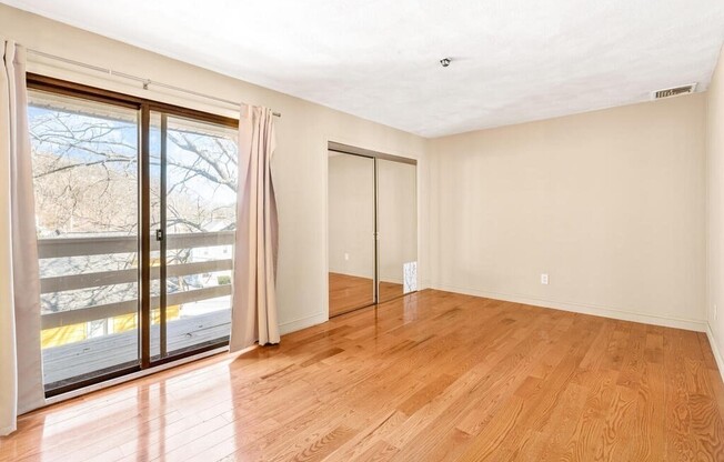 62 CRESTVIEW DR