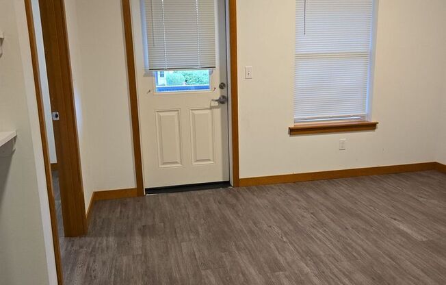 3 beds, 1 bath, $2,450, Unit 1210 #101