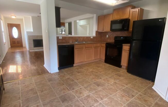 3 Bed w/ Study, 2 Bath House