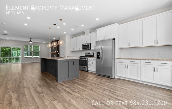 2888 MACINTOSH WOODS DR