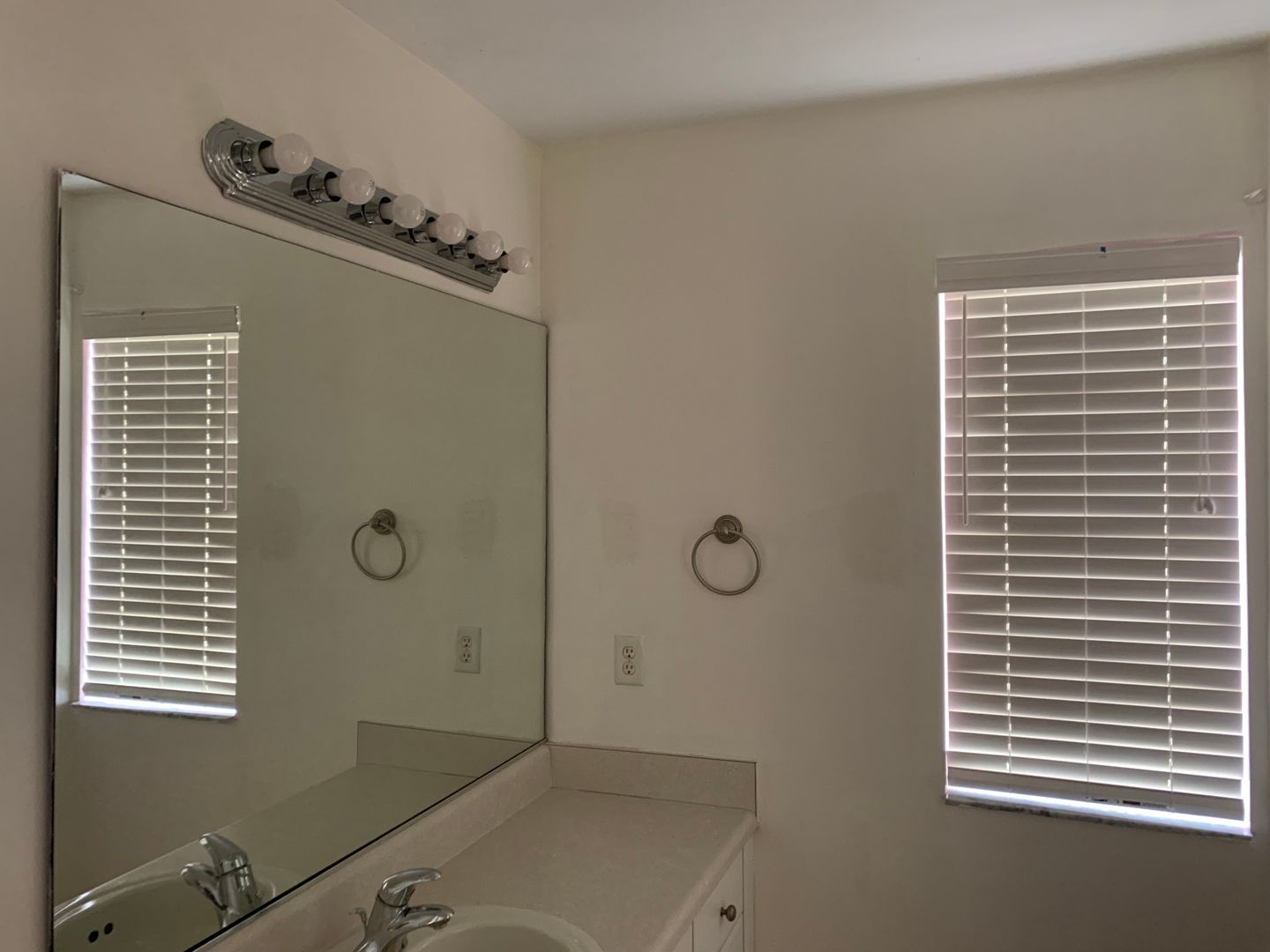 Single Family house in Laguna Isles - Pembroke Pines