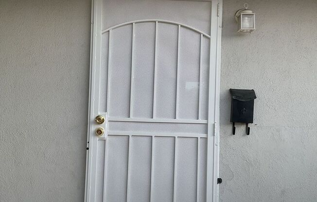 2 beds, 1 bath, 600 sqft, $2,395, Unit 16108 1/4