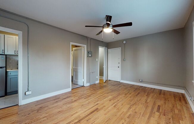 Studio, 1 bath, 290 sqft, $975, Unit 34