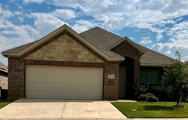 ✨ 1/2 Off First Month’s Rent! ✨