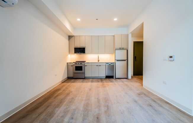 Studio, 1 bath, 484 sqft, $2,670, Unit 225