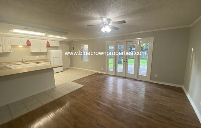 1521 LARKSPUR DR