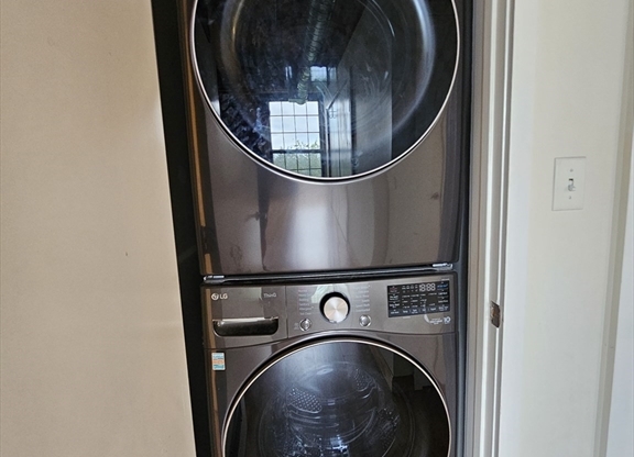 1 bed, 1 bath, 786 sqft, $2,000, Unit 110