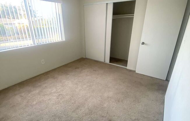 2 beds, 1 bath, $2,350, Unit 04