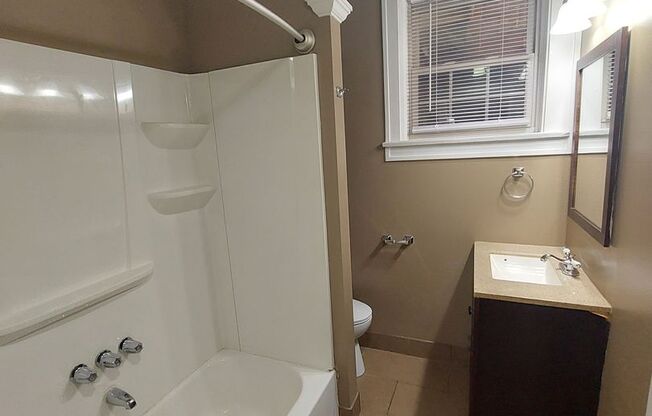 2 beds, 1 bath, 1,000 sqft, $1,200, Unit 218-02