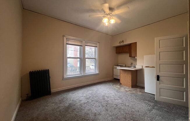 1830 N. Oakland Ave.