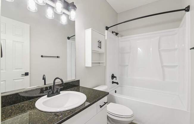 Large Villa bathroom at Grand Reserve Columbus in Columbus GA
