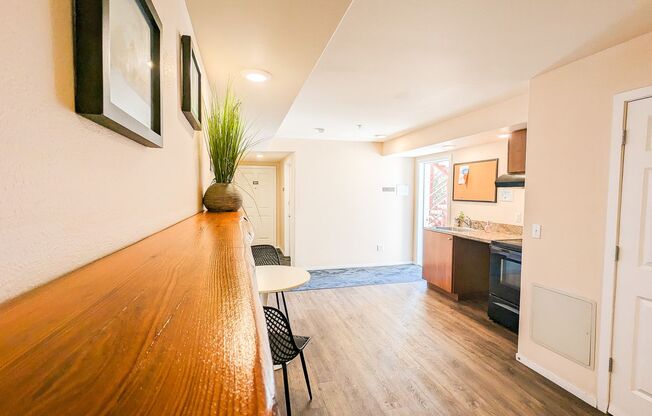 Studio, 1 bath, 160 sqft, $1,295, Unit 553
