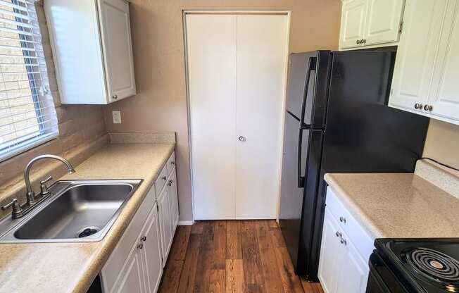 1x1 Brown Upgrade Kitchen at Mission Palms Apartment Homes in Tucson AZ