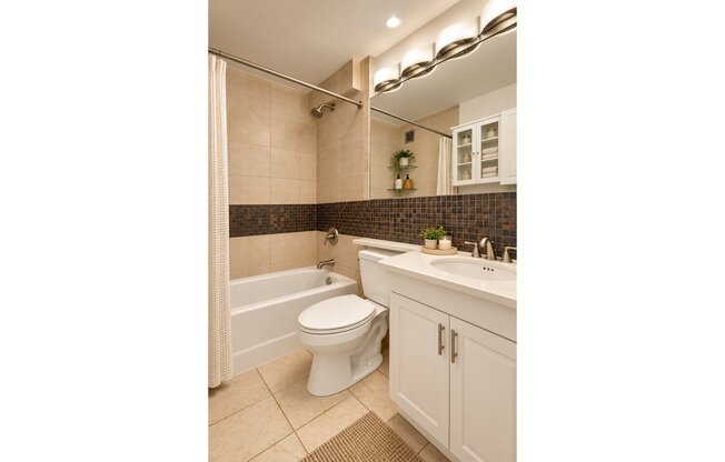 1 bed, 1 bath, 650 sqft, $5,000, Unit 7D