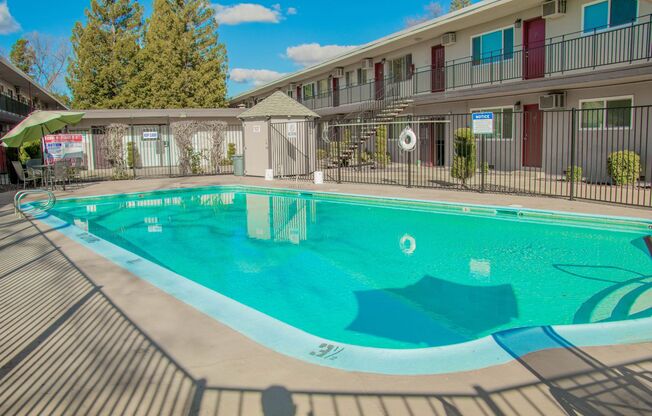 2 beds, 1 bath, 950 sqft, $1,575, Unit 29