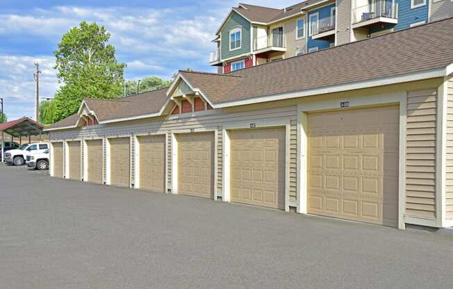 Garages Available at Badger Canyon, Washington