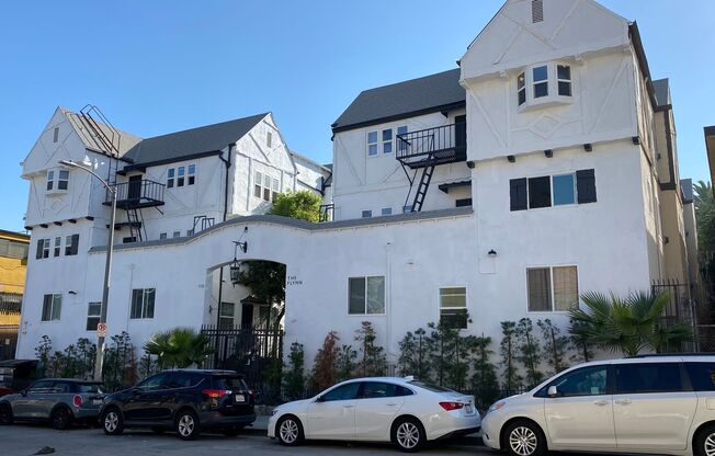 170 S Mountain View Ave.