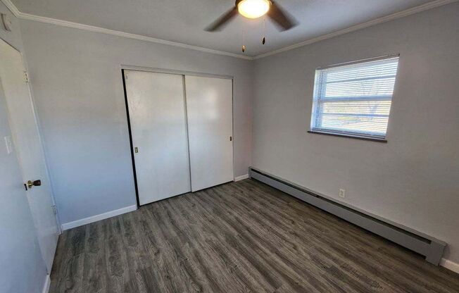 2 beds, 1 bath, $1,000, Unit Unit 4