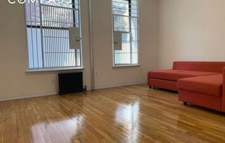 8 MANHATTAN AVE
