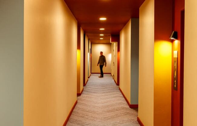 Strata_Bend_OR_Amenities_hallway