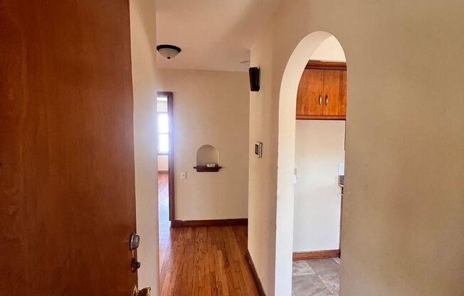 5864-5864A N. 42nd St.
