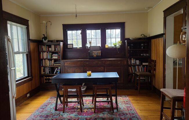 Large Four-Bedroom Near Camp Randall Stadium and Edgewood