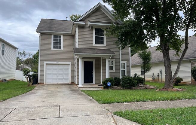 Nice 2 story, 3 Bedroom + Loft, 2.5 bath home in Kingstree