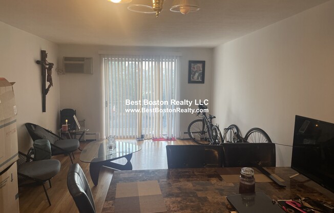 435 SHIRLEY ST