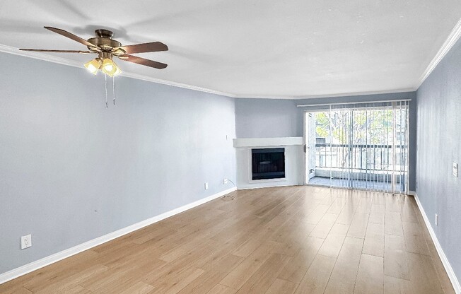 2 beds, 2 baths, 920 sqft, $2,695, Unit 204