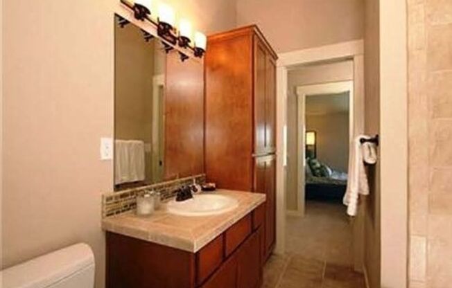 3 beds, 2.5 baths, $3,295, Unit 10700 D