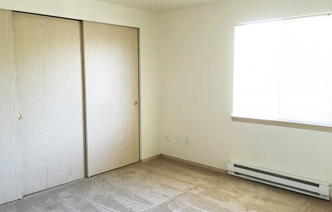 Maple Leaf Plaza Apartments