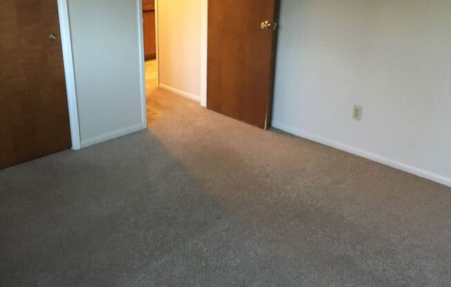 1 bed, 1 bath, 550 sqft, $995, Unit M