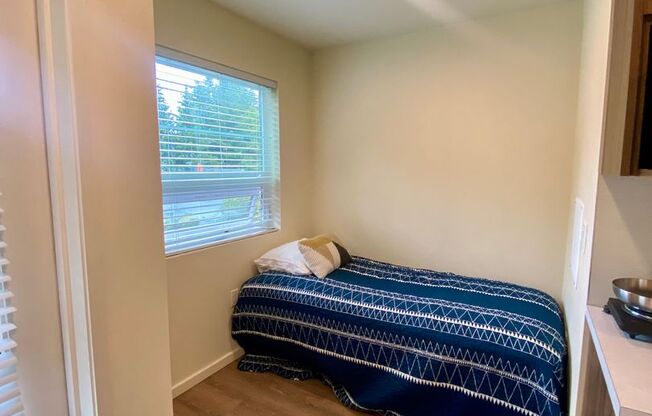 Studio, 1 bath, 175 sqft, $1,195, Unit 406