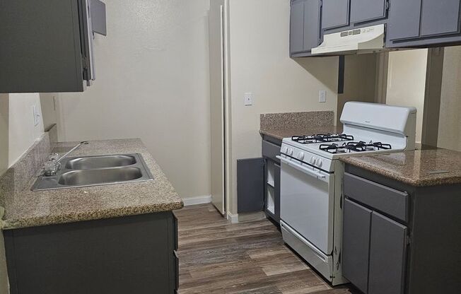 2 beds, 2 baths, 850 sqft, $1,495, Unit 206
